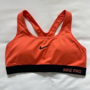Nike Pro Sports Bra